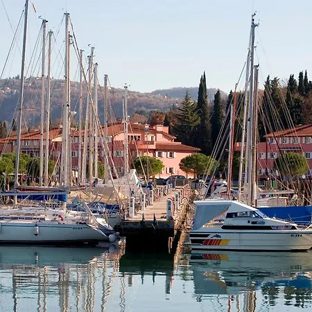 Marina - Hotel apartamentowy 4*