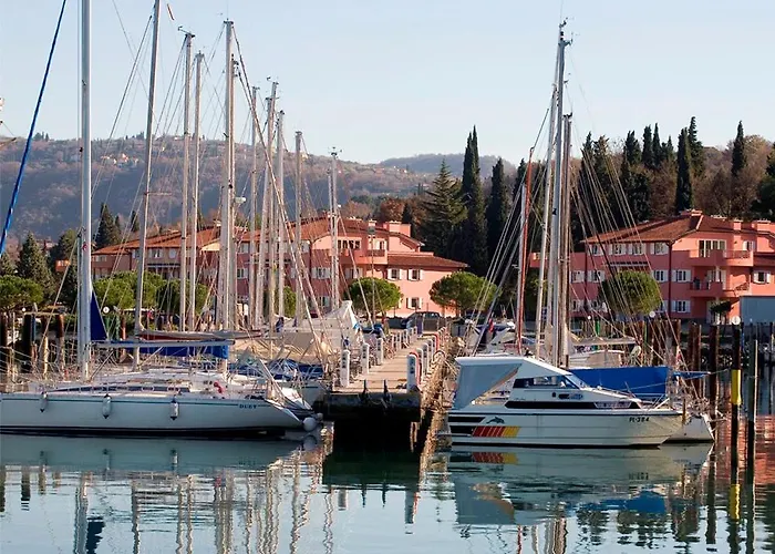 Marina - Aparthotel 4*